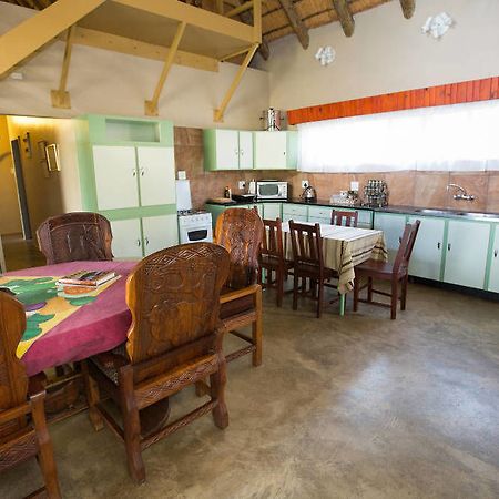 Maninghi Lodge Hoedspruit Extérieur photo