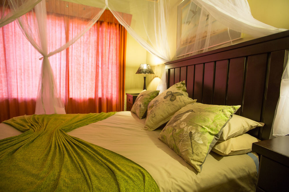 Maninghi Lodge Hoedspruit Extérieur photo